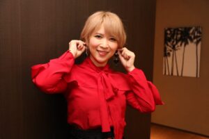 お顔のマジシャンさおり 【The Human Story】に掲載